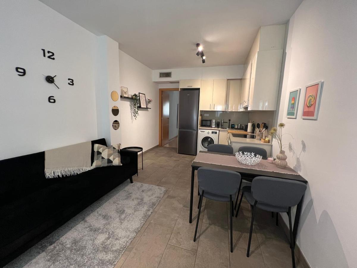 Cozy Apartment Well-Located In Terrassa, Barcelona Exterior photo